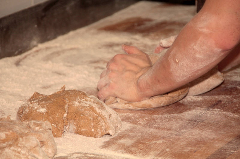 Brot Teig kneten Bäckerei